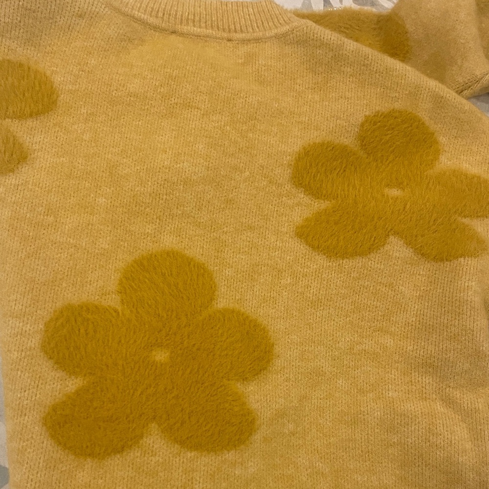 Floral Patterned Yellow Sweater - Picture 7 of 7